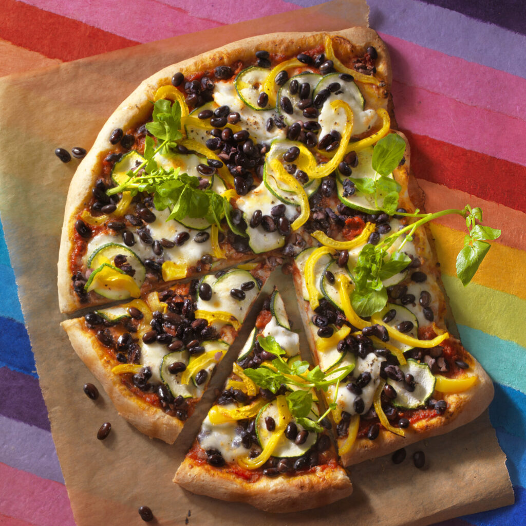 Plaatpizza Met Mediterrane Zwarte Bonen Correctie V2